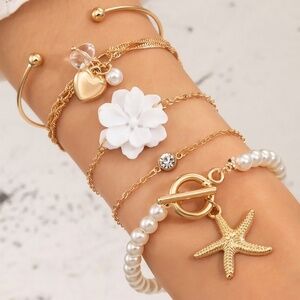 *JALIA* 5-Pc Gold x White Flower Fashion Bracelet Set